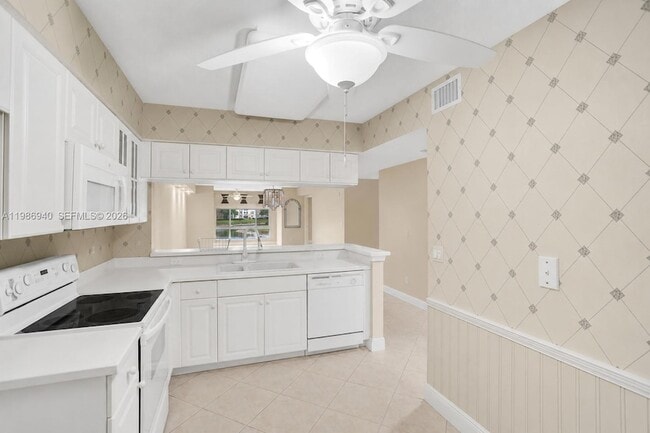 Building Photo - 12547 Imperial Isle Dr