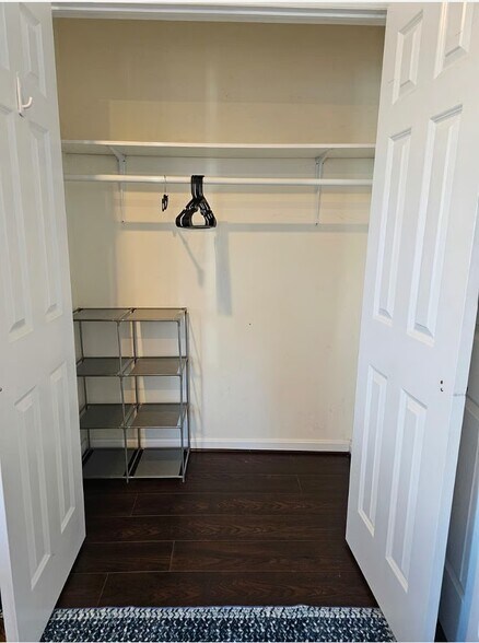 Building Photo - 2517 Saint Paul St