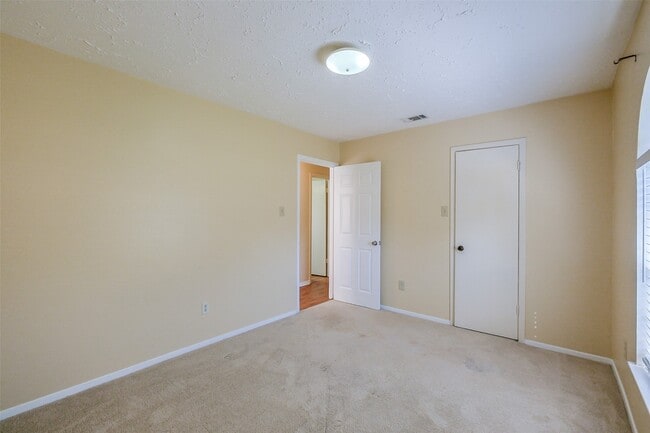 Building Photo - 3738 Quiet Pl Dr