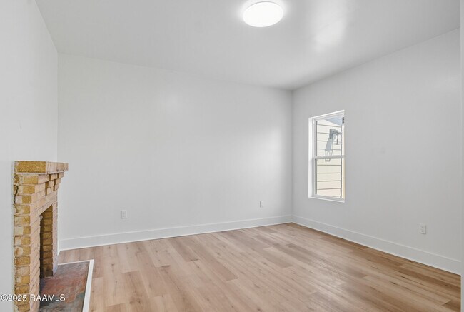 Building Photo - 514 Voorhies St