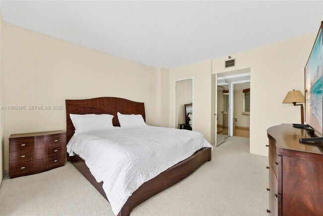 Building Photo - 19355 Turnberry Way