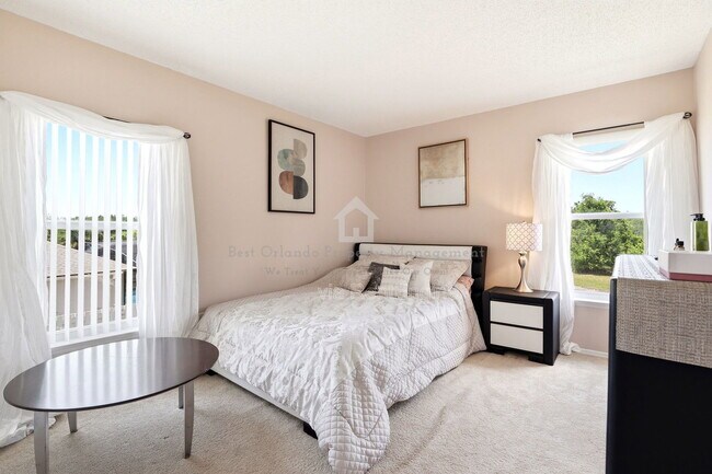 Building Photo - 824 Lake Biscayne Way