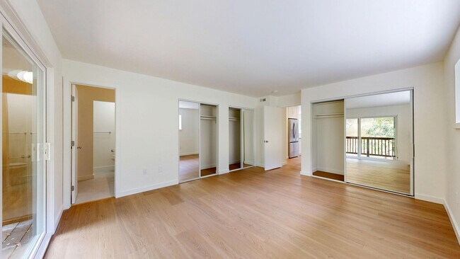 Building Photo - 50 Corte Real