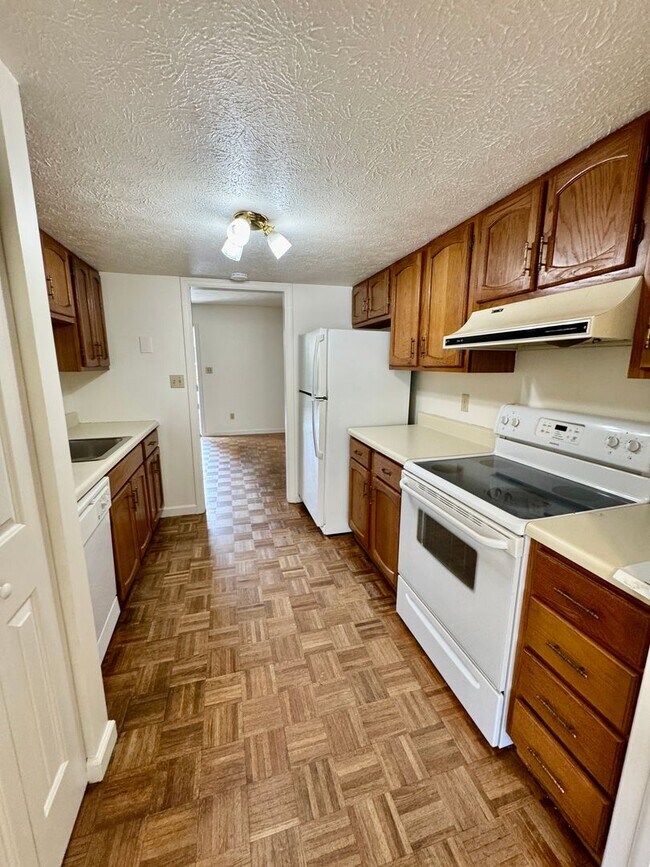 Building Photo - 3 bed/2.5 bath Townhouse near Med Center a...