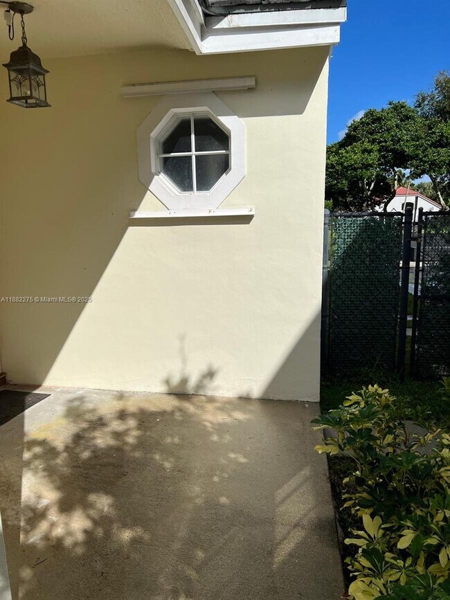 Building Photo - 2957 Myrtle Oak Cir