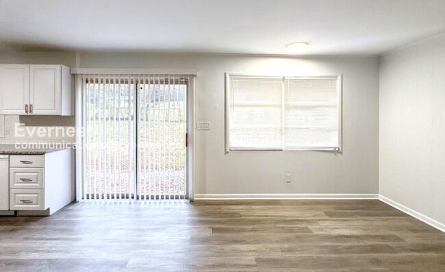 Building Photo - 1823 Old Springville Rd