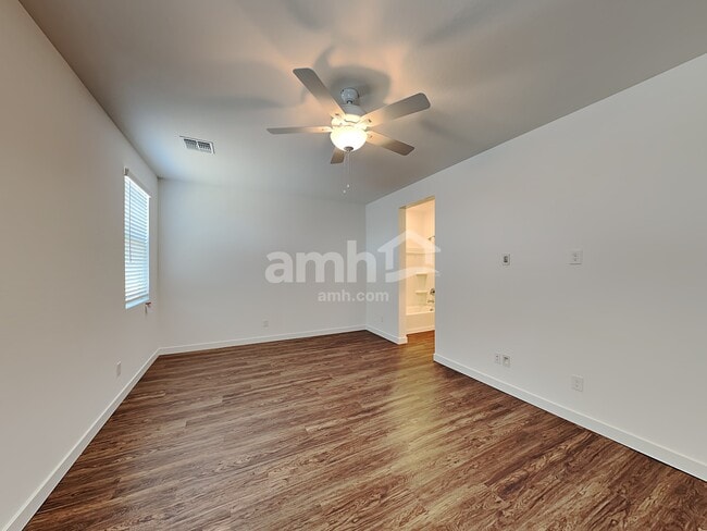 Building Photo - 4218 S 105th Dr