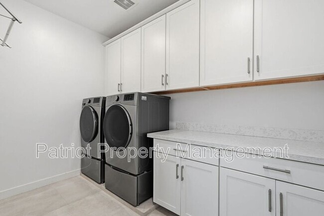 Building Photo - 7347 E Vista Bonita Dr