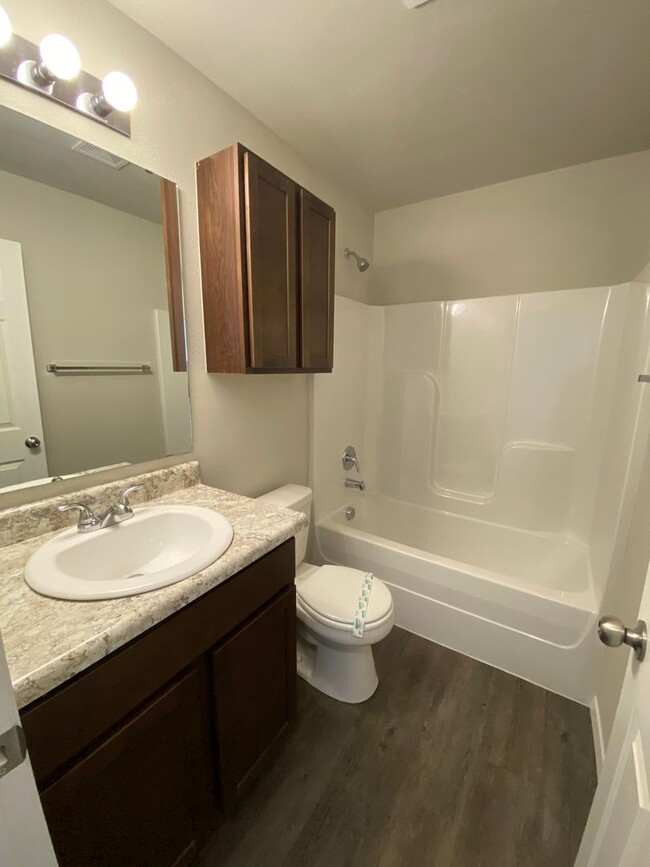 Building Photo - *Pre-leasing* Three Bedroom | Two Bathroom...