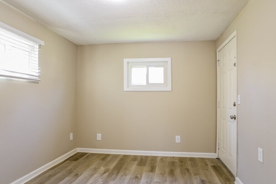 Building Photo - 1123 Lockwood Rd