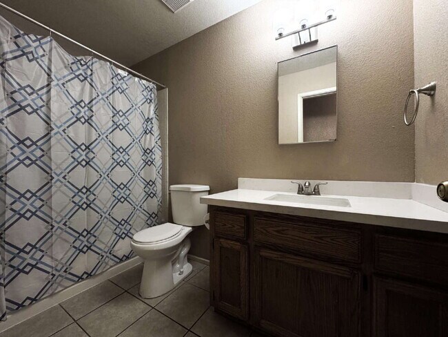 Building Photo - "Newly Renovated 4-Bedroom, 2 Bathroom Home in Yuma!"