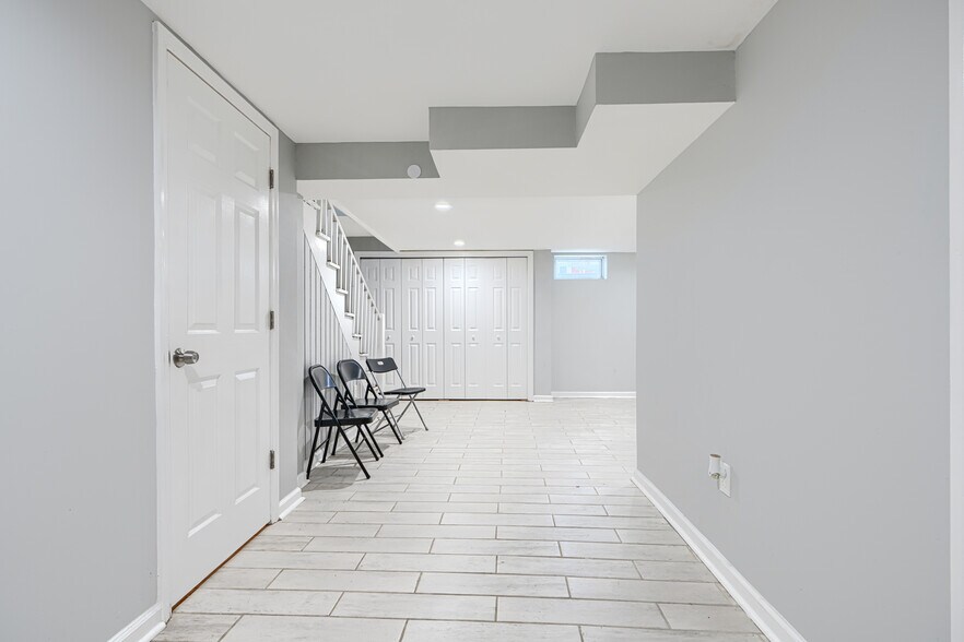 Building Photo - 631 Charraway Rd