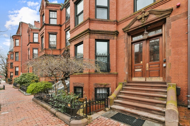 Building Photo - 434 Marlborough St