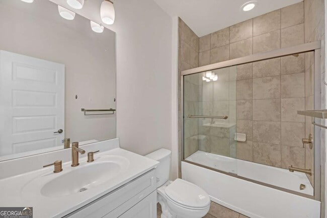 Building Photo - 860 Stonehill Ln