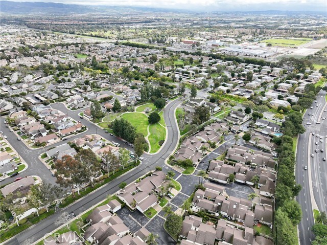 Building Photo - 32 Lone Pine