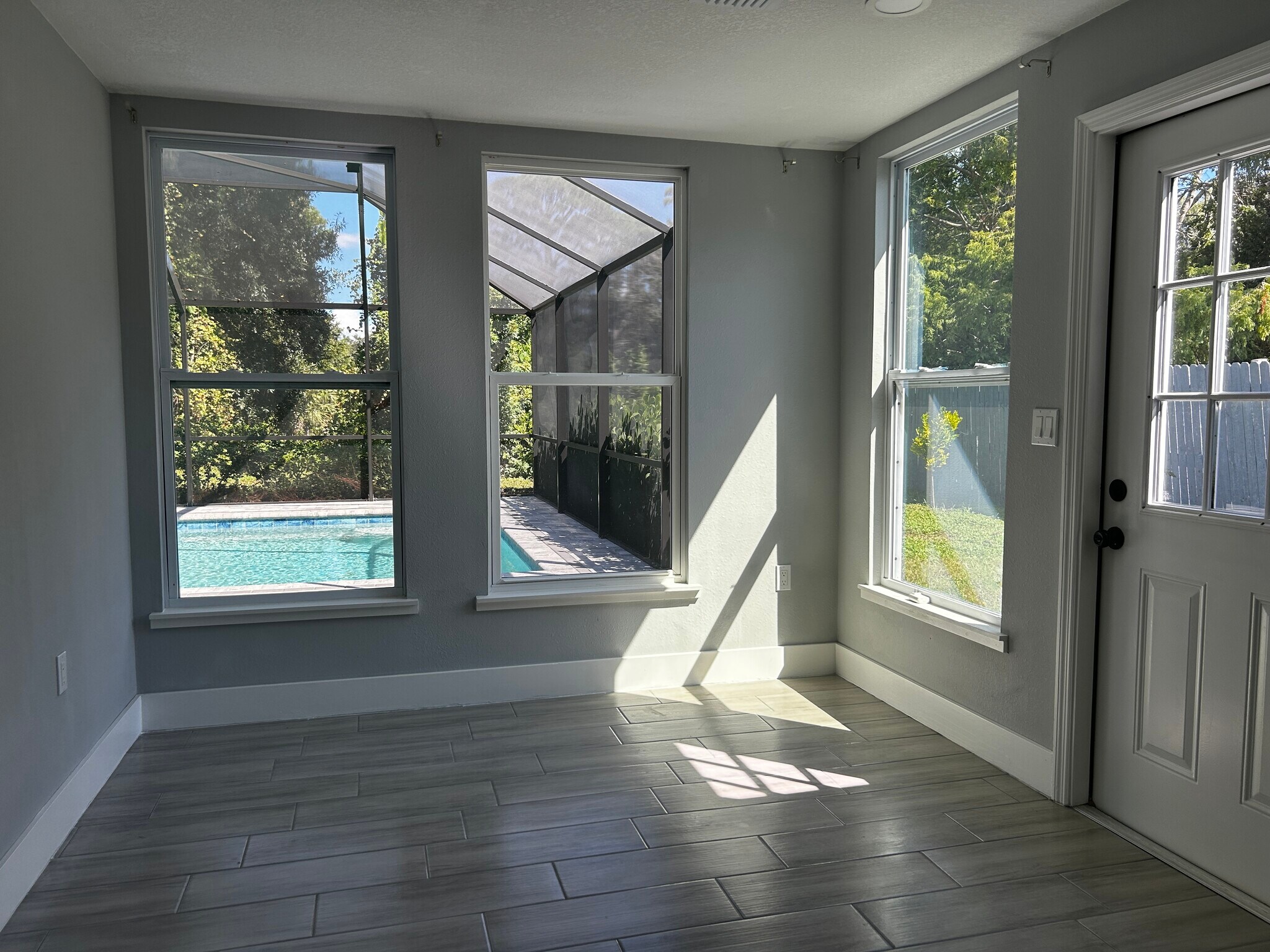 Building Photo - 3024 Woodpine Cir