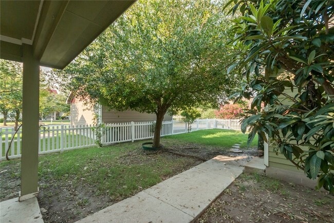 Building Photo - 642 Mcgarity-