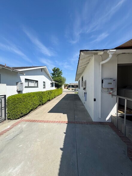 Building Photo - 1324 E Madison Ave