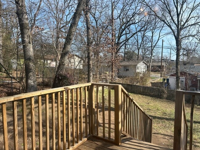 Building Photo - 3 Bedroom 1 1/2 Bath