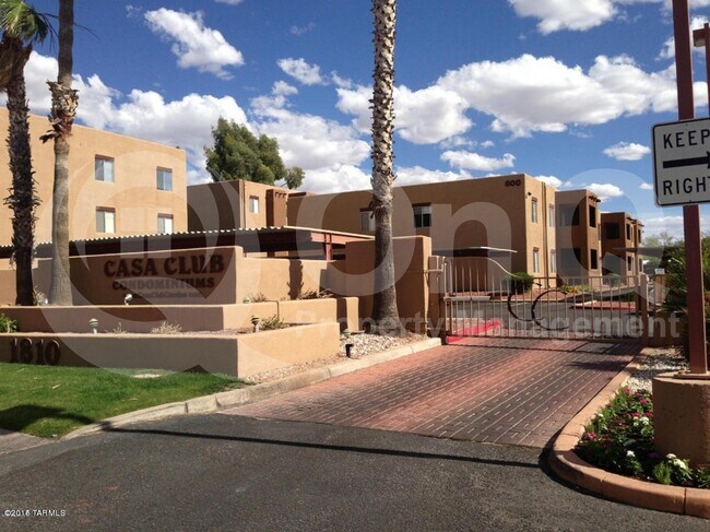 Building Photo - 1810 E Blacklidge Dr