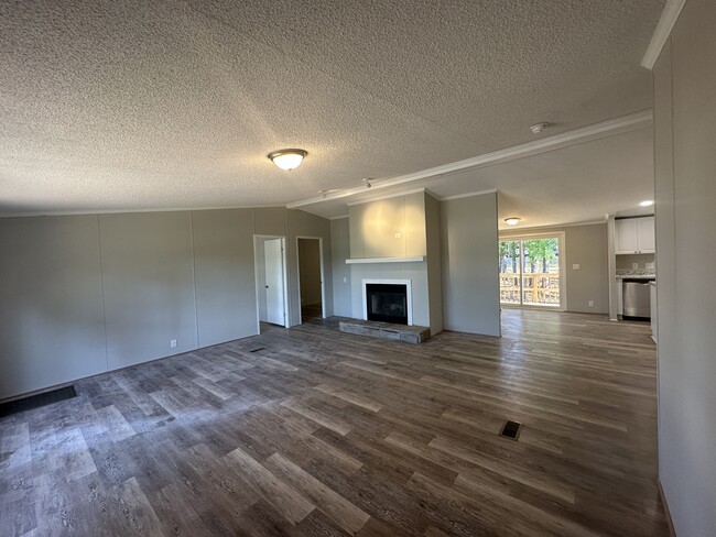 Building Photo - 796 Apple Orchard Rd