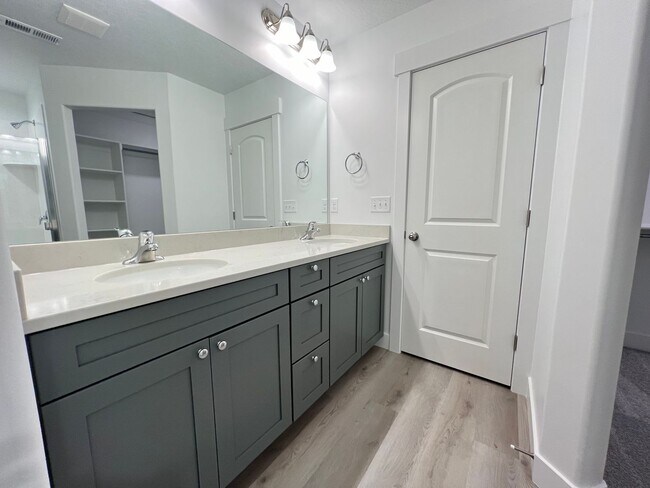 Building Photo - 3 Bed/2.5 Bath Townhome in Lehi