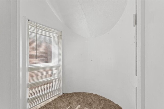 Building Photo - 603 Farragut St