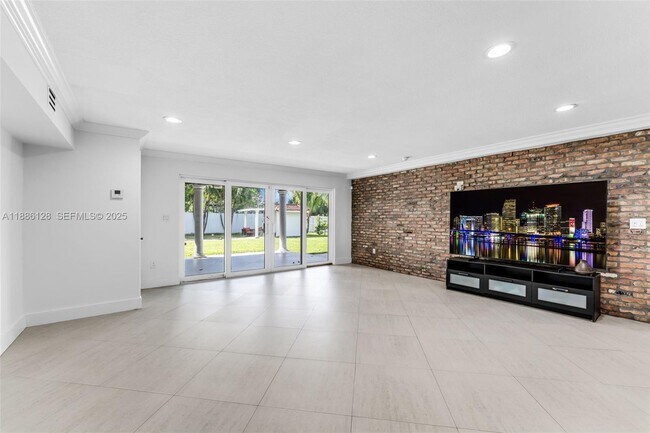 Building Photo - 4301 SW 85th Ave