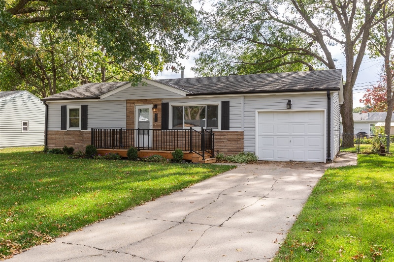 Primary Photo - 213 Highland Dr