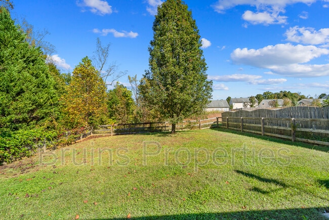 Building Photo - 5611 Sycamore Glen Rd