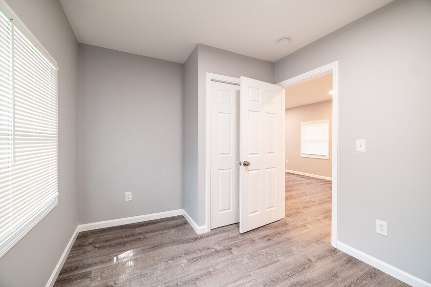 Building Photo - 1219 Aberdeen Ave