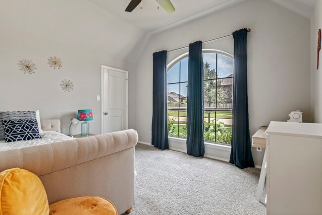 Building Photo - 23322 Amoroso St