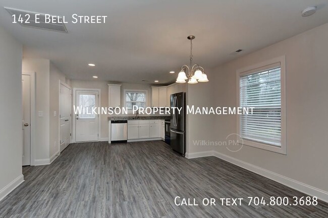 Building Photo - 142 E Bell St