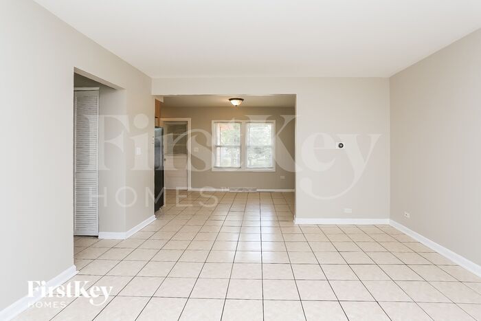 Building Photo - 209 E Myrick Ave
