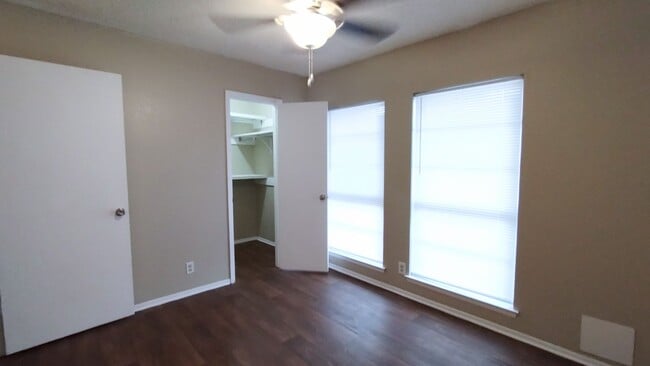 Building Photo - 5102 Alan Bean Dr