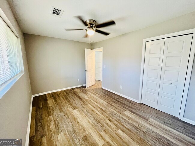 Building Photo - 3329 Burk Dr