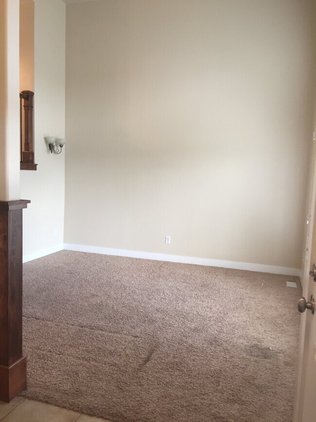 Building Photo - 1057 Garden Bend Pl