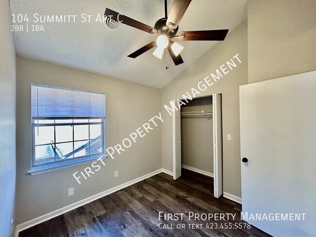 Building Photo - 104 Summitt St