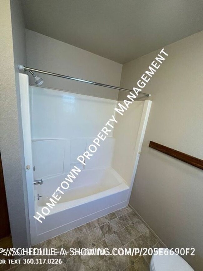 Building Photo - 9614 Espirit Ct SE