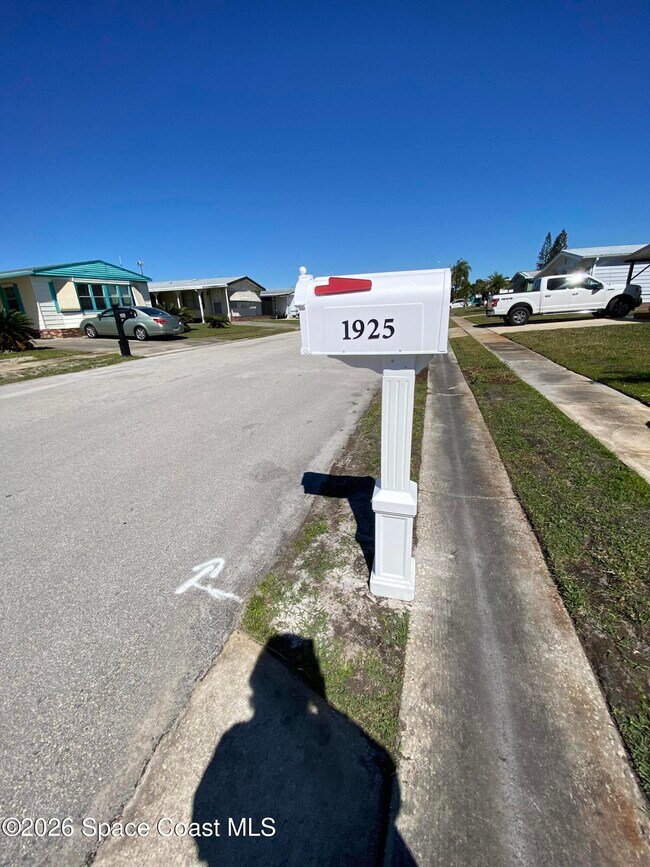 Building Photo - 1925 Sago Palm St NE