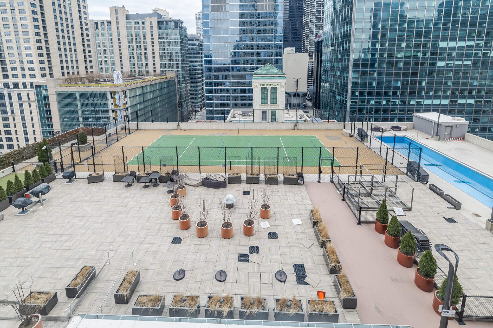 Building Photo - 345 N La Salle Dr