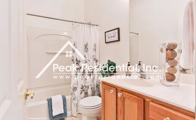 Building Photo - Spacious Elk Grove 4bd/2ba Home with 2 Car...