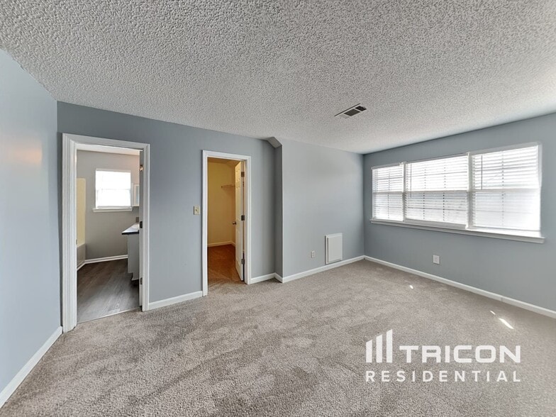 Building Photo - 6836 Saganaw Dr