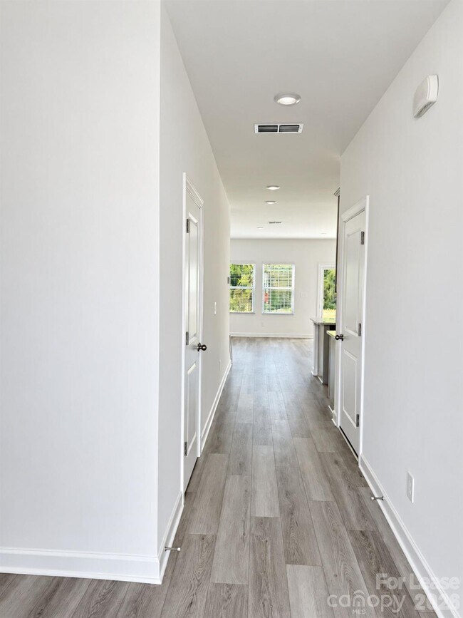 Building Photo - 9024 Foggy Brk Lp