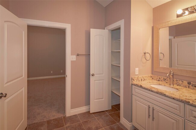 Building Photo - 13715 Cypresswood Crossing Blvd