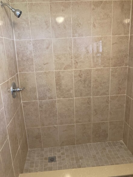 Building Photo - 5710 SW 38th St