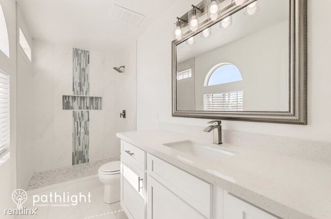 Building Photo - 4 br, 2.5 bath House - 15553 W Ventura St ...