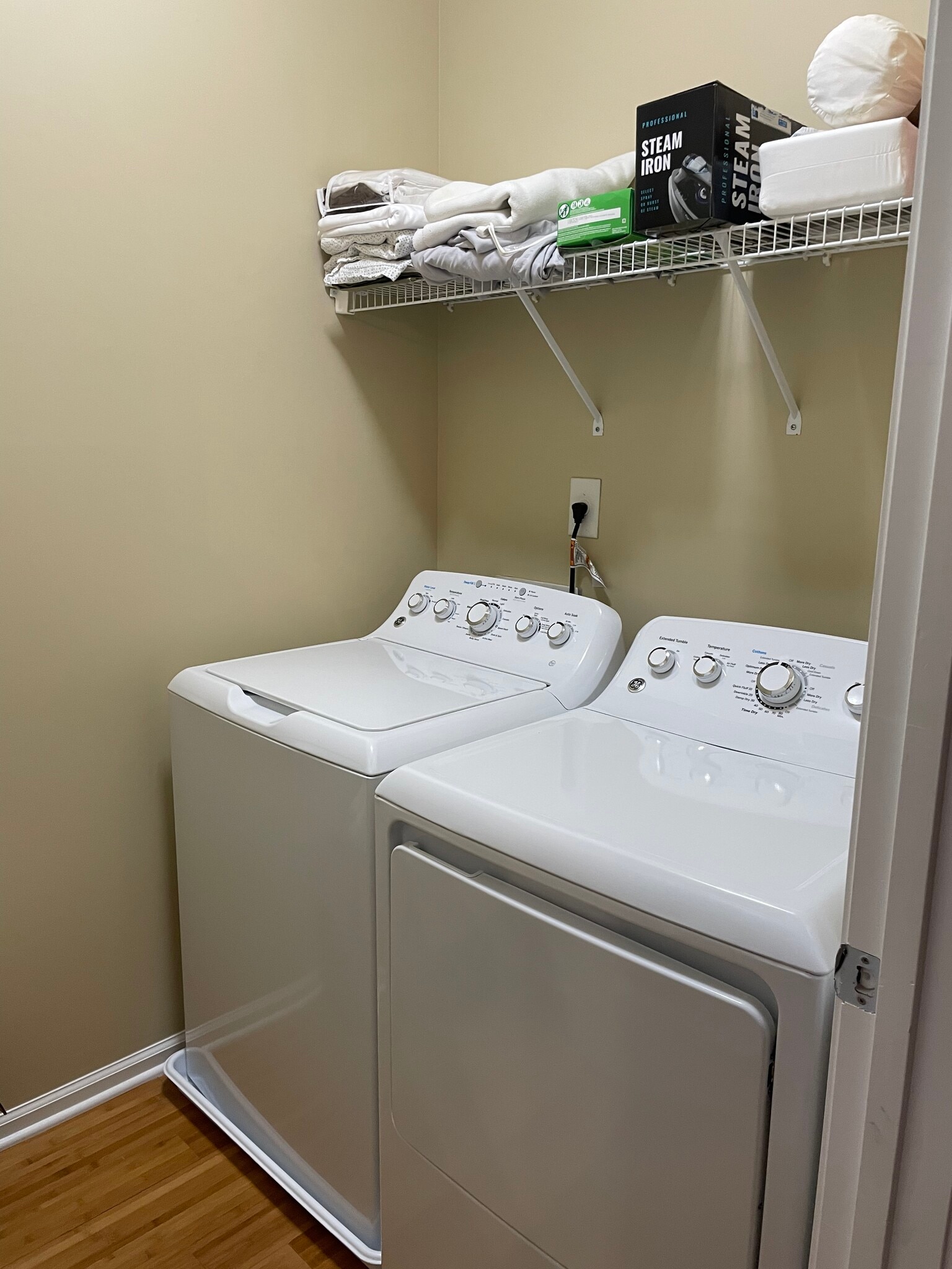 Laundry - 610 Larch Looper Dr