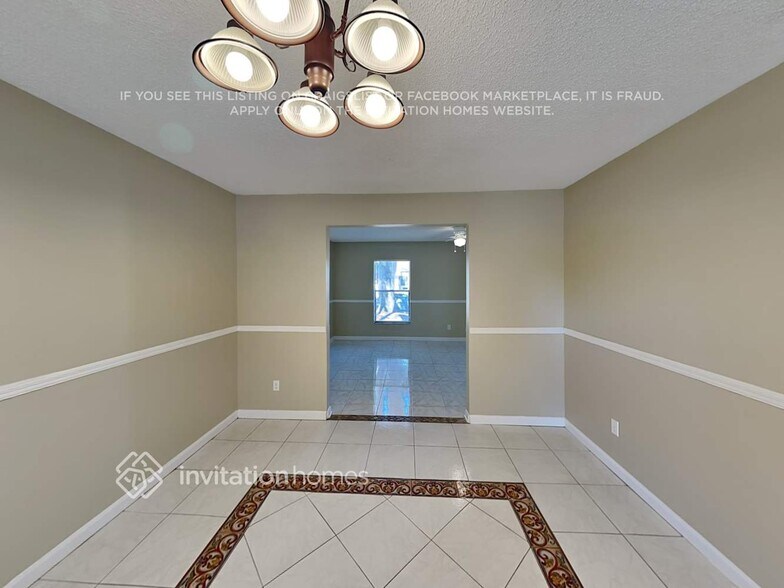 Building Photo - 709 Sandy Creek Dr