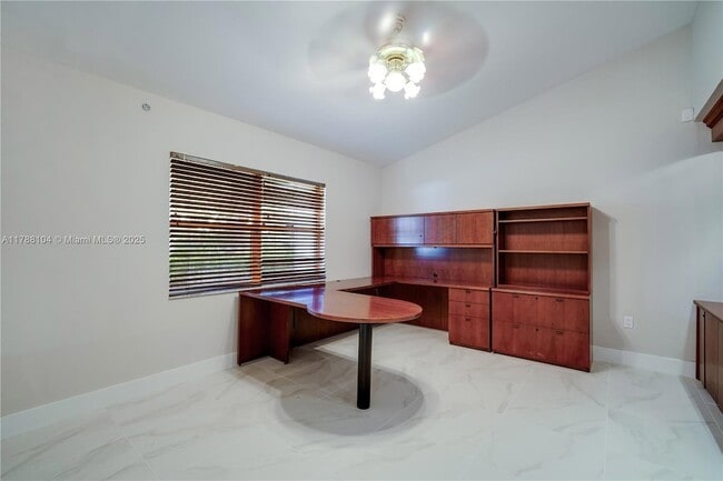 Building Photo - 9818 SW 111th Terrace